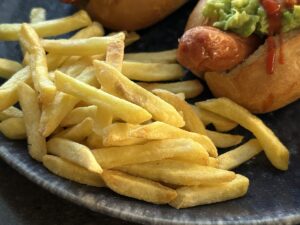 Hranolky s hot dogem v horkovzdušné fritéze? Ano, je to jednodušší, než jste si mysleli!