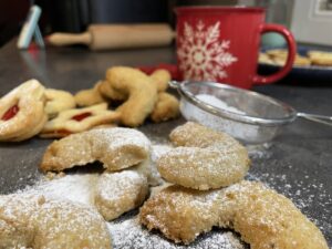 Co jsou vanilkové rohlíčky a jaké vánoční cukroví jde udělat v horkovzdušné fritéze?