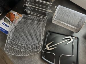 Co obsahuje balení TESLA AirCook & Grill QG800 WiFi?