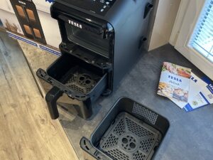 Horkovzdušná fritéza HF s dvěma koši - TESLA AirCook DualZone Q680 XXL?