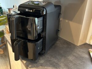 Recenze horkovzdušné fritézy pro 4 osoby a více TESLA AirCook DualZone Q680 XXL