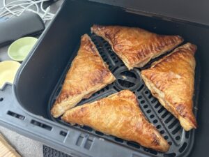 Recept na Jablečné taštičky z listového těsta v horkovzdušné fritéze