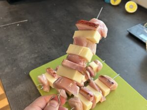 Jak dlouho a na jakou teplotu dělat špízy v horkovzdušné fritéze?