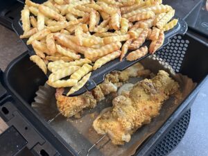 Hranolky a špízy v horkovzdušné fritéze