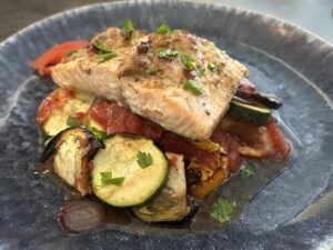 Recept na Lososa s bylinkovou krustou a zeleninové ratatouille v horkovzdušné fritéze