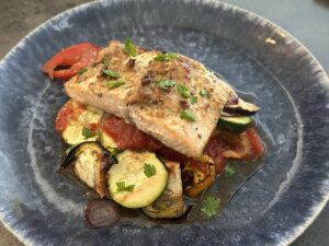 Recept na Lososa s bylinkovou krustou a zeleninové ratatouille v horkovzdušné fritéze