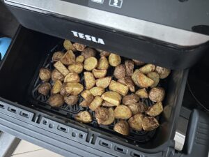 Recenze TESLA AirCook FlexiZone Q570 XXL duální horkovzdušná fritéza a naše zkušenost