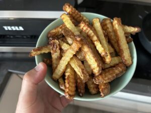 Recept na nejlepší hranolky v horkovzdušné fritéze (s česnekem)