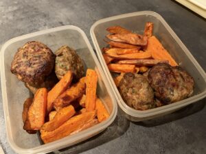 Jak dlouho dělat karbanátky v horkovzdušné fritéze?