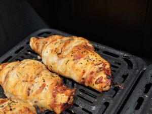 croissanty z listového těsta se šunkou a sýrem