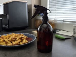 Rozprašovač na olej do horkovzdušné fritézy: Proč ho používat a jaký vybrat?
