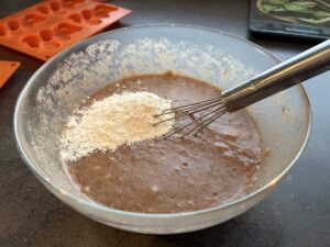 Ingredience na kakaové brumíky v horkovzdušné fritéze