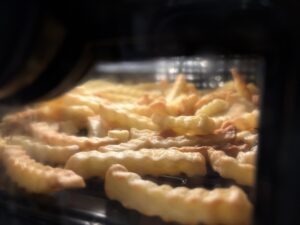 TESLA AirCook DualZone Q670 XXL - průzorové okénko