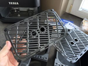 Recenze TESLA AirCook DualHeat QD464 XXL - Keramický povrch CeramEQ+ bez PFAS