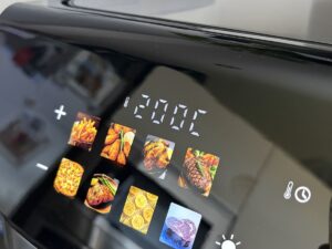 Recenze TESLA AirCook DualHeat QD73 XXL a naše zkušenost - funkce a programy