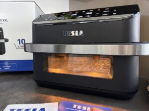 Recenze TESLA AirCook DualHeat QD575 XXL – průzorové okénko