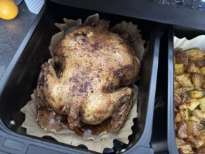Pečené celé kuře v horkovzdušné fritéze