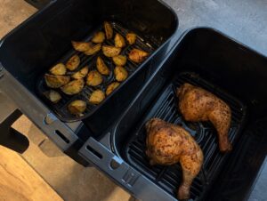 kuřecí stehna v HF a brambory horkovzdušná fritéza