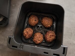 Karbanátky horkovzdušná fritéza – Recenze TESLA AirCook DualHeat QD65 XXL